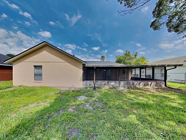 Building Photo - 266 Magellan Dr