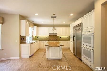 Building Photo - 17 Pamela Way