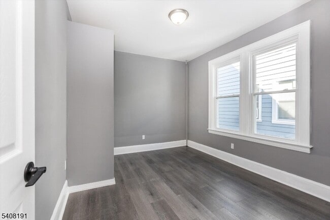 Building Photo - 440 N Grove St