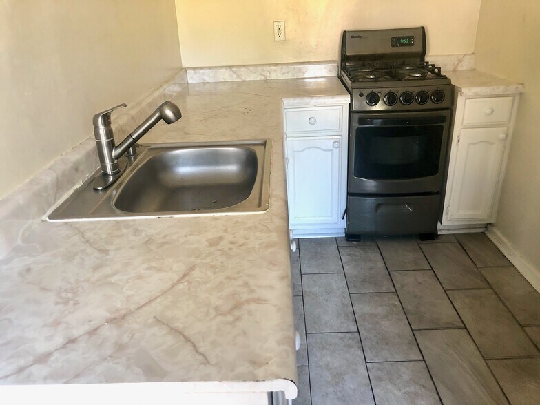 Building Photo - 631 Coronado Ter