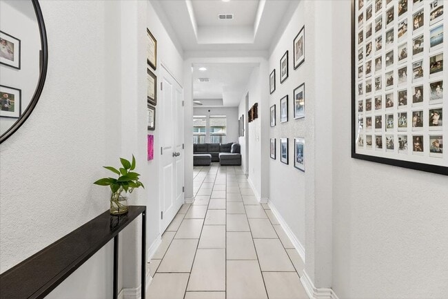 Building Photo - 2614 Vista del Sol