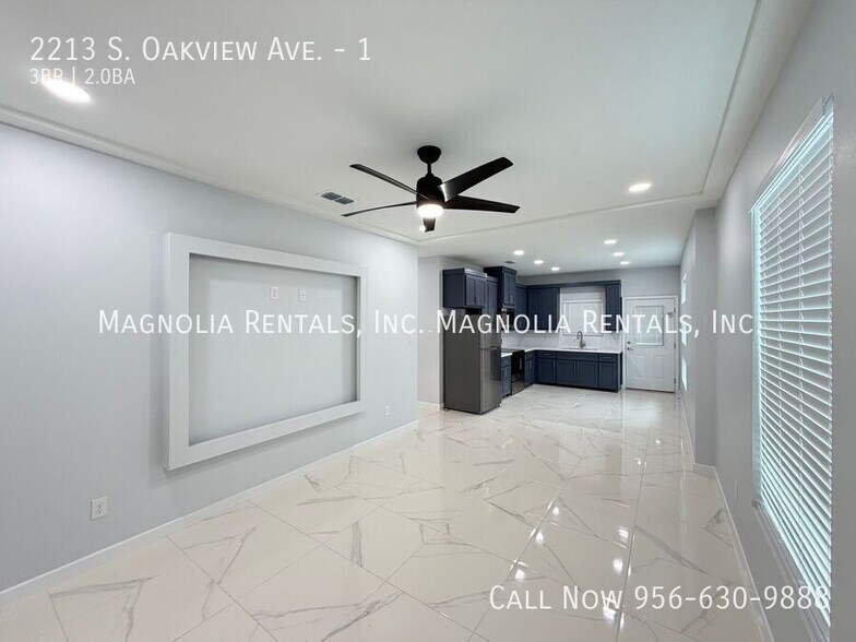 Building Photo - 2213 S Oakview Dr