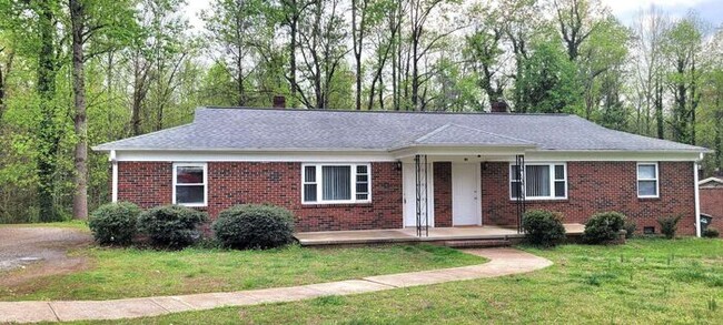 Primary Photo - 2BD/1BA Duplex