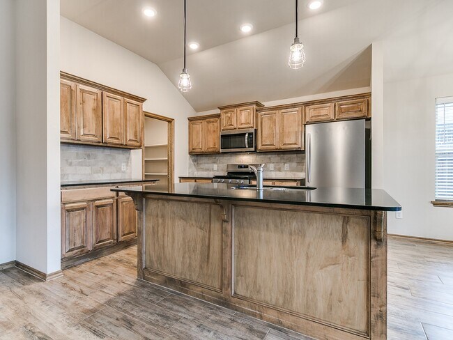 Building Photo - 3421 Pagoda Pead Dr