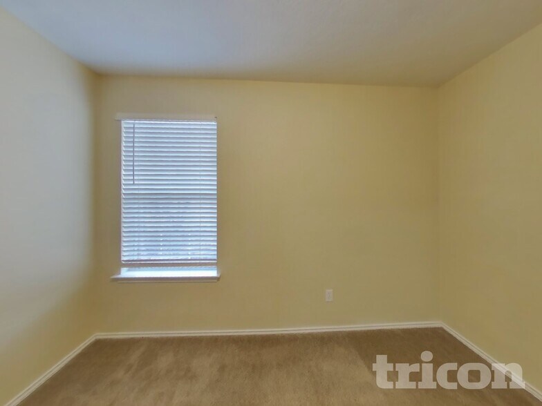 Building Photo - 19 Bedford Bay