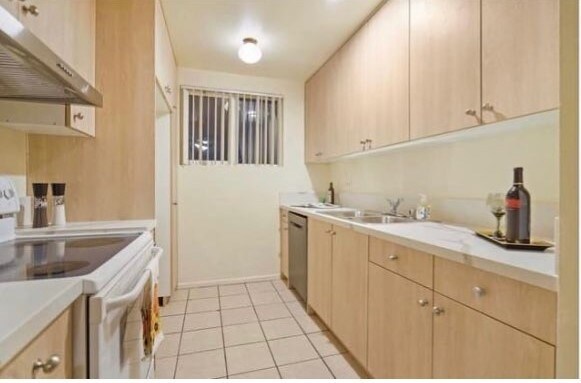 Building Photo - 22855 Vanowen St