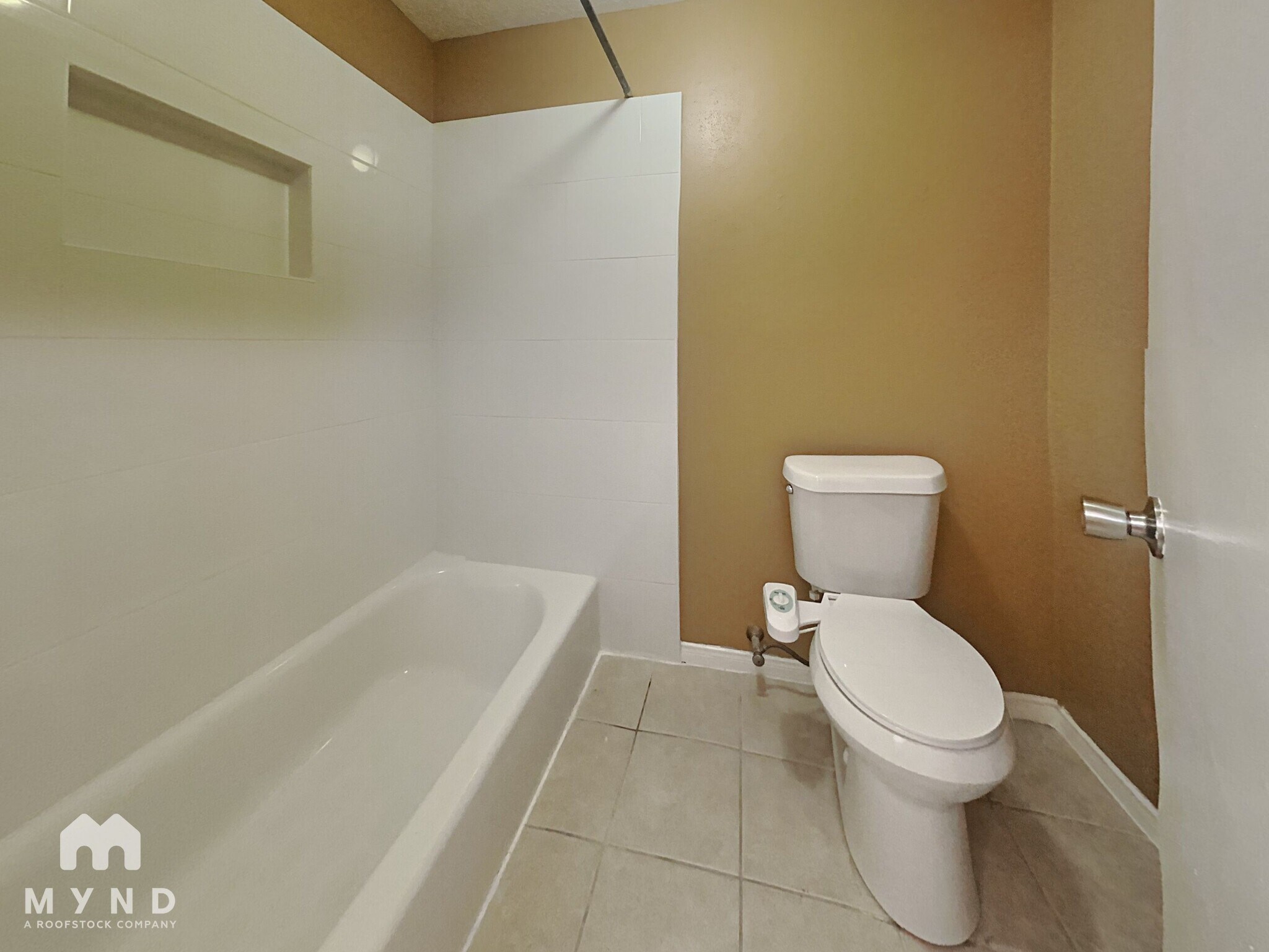 Building Photo - 2103 Woodland Springs St