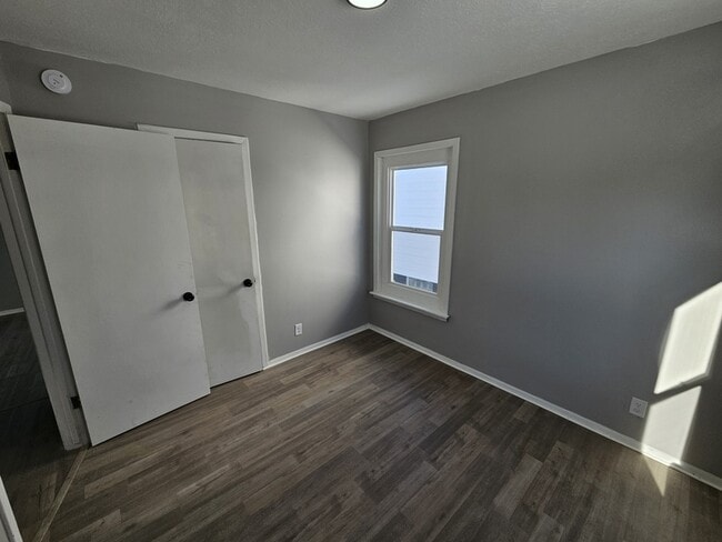 Building Photo - 4445 E 154th St