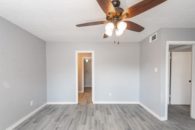 Building Photo - 3323 Silverside Dr