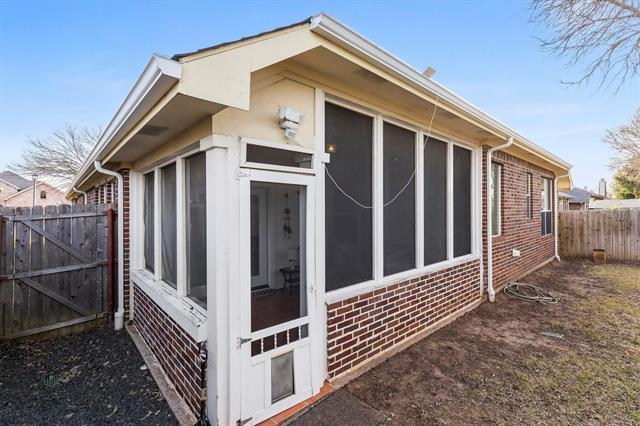 Building Photo - 332 Highland Ridge Dr