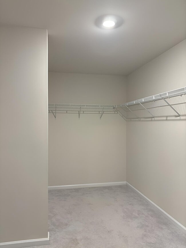 Building Photo - 10155 Chatham Run Ln