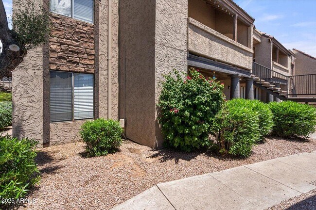 Building Photo - 5995 N 78th St