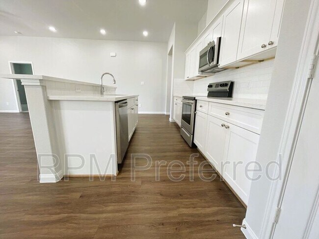 Building Photo - 1555 Rd 5728