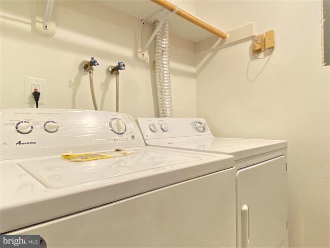 Building Photo - 751 Heather Ridge Dr