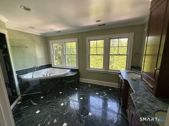 Building Photo - 6 Sherwood Farms Ln