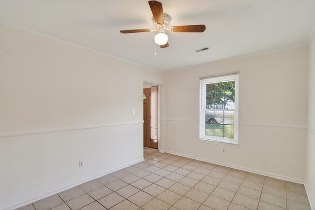 Building Photo - 195 Bentley Dr