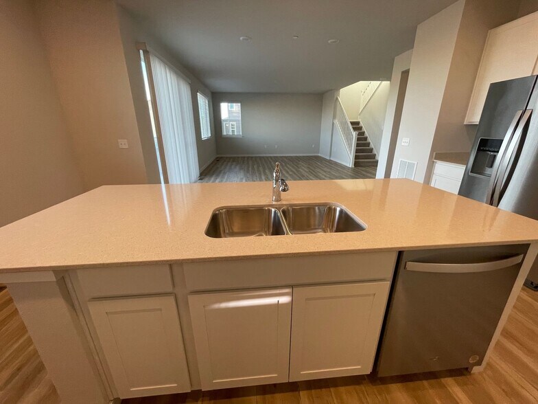 Building Photo - 1361 Brookfield Pl