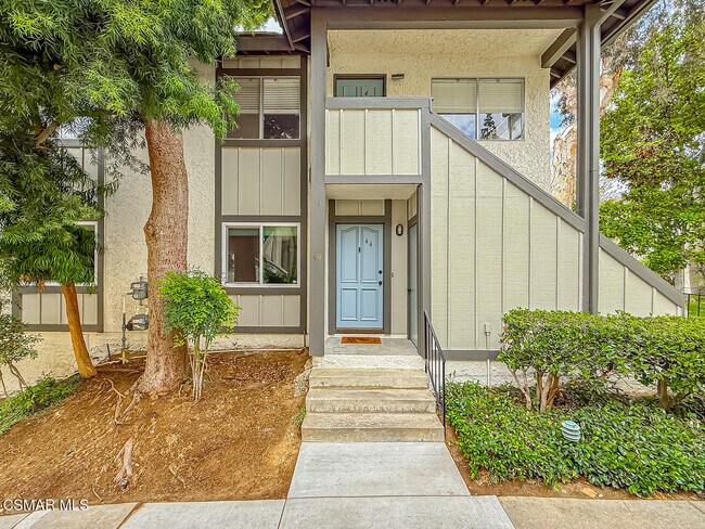 Building Photo - 1346 E Hillcrest Dr