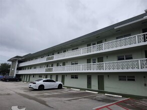 Building Photo - 4200 NW 3rd Ct