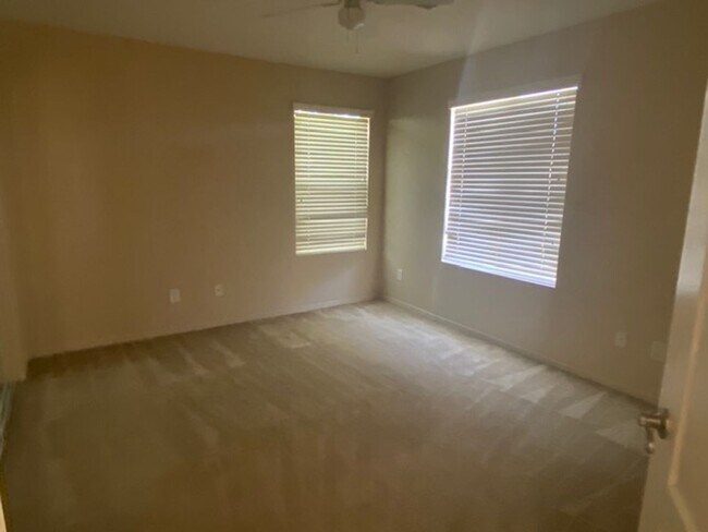 Building Photo - Gilbert 4 bedroom home