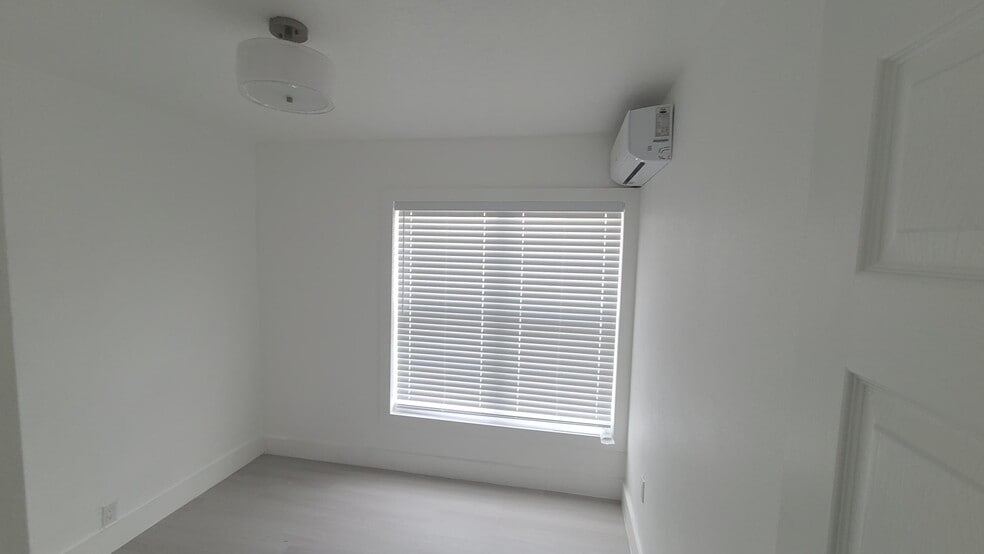 Unfurnished $1,850 - 2519 W Walnut St