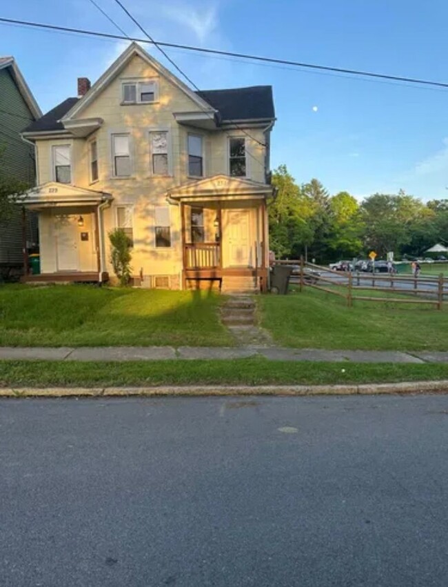 Primary Photo - 229-231 S Broad St