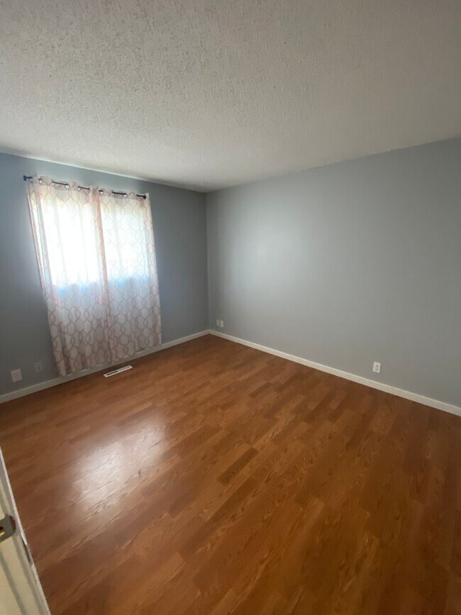 Building Photo - 4-bedroom / 2 bath Home located in a Heights area in Clarkston, WA