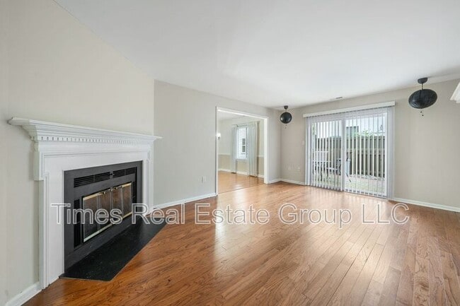 Building Photo - 113 Pinecrest Ln
