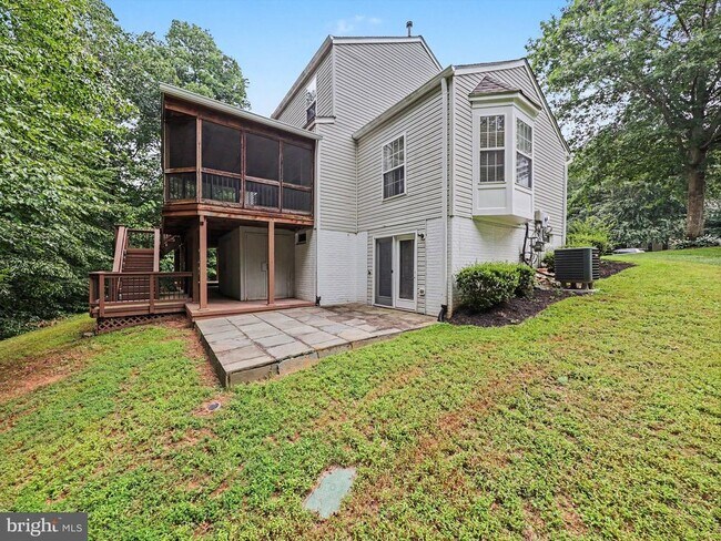 Building Photo - 5641 Eppes Island Pl
