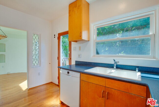 Building Photo - 2534 7th St