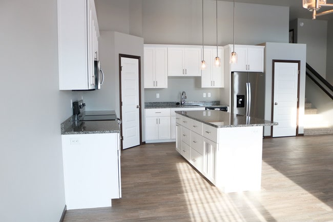 Building Photo - Shadow Creek Townhomes