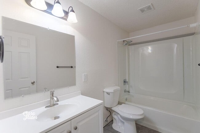 Building Photo - 847/849 3rd St.