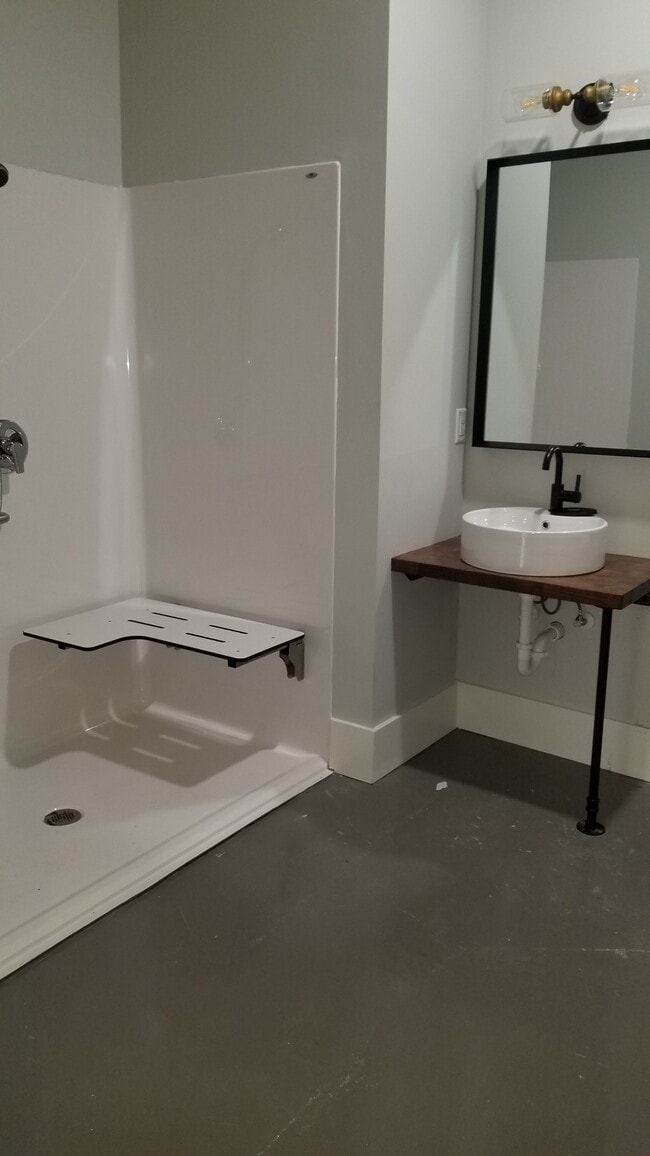 Building Photo - 503 Main St S