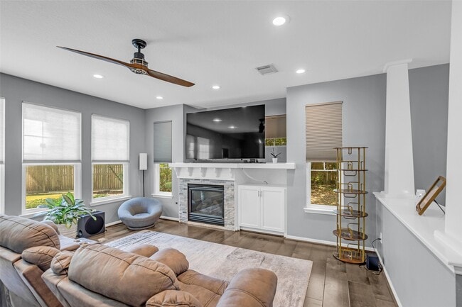 Building Photo - 26 Scarlet Woods Ct