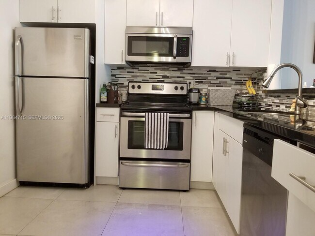 Building Photo - 7845 Camino Real