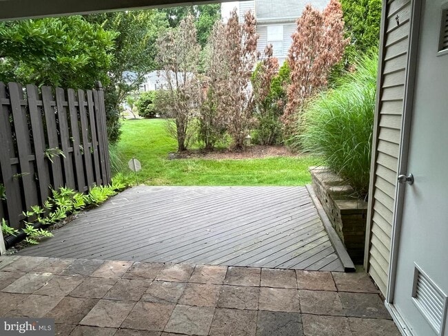 Building Photo - 32 Wyckwood Ct