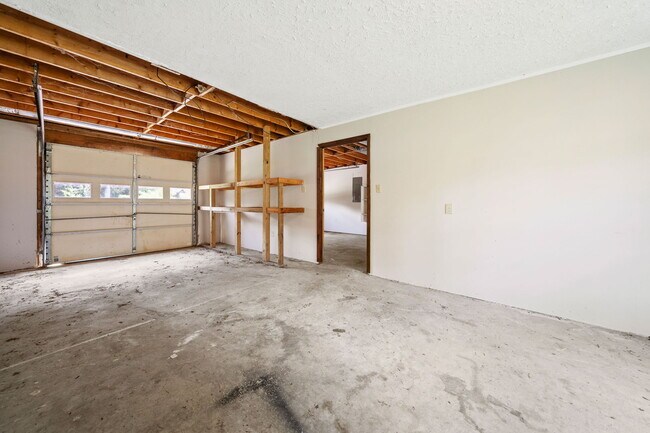 Building Photo - 58 6th Ave