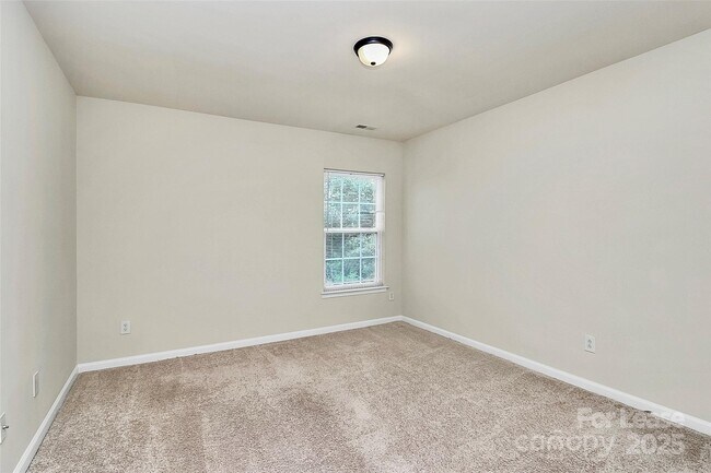 Building Photo - 1445 Laraway Ct NW