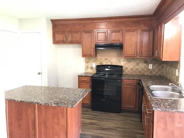 Building Photo - 501 Oxford Park