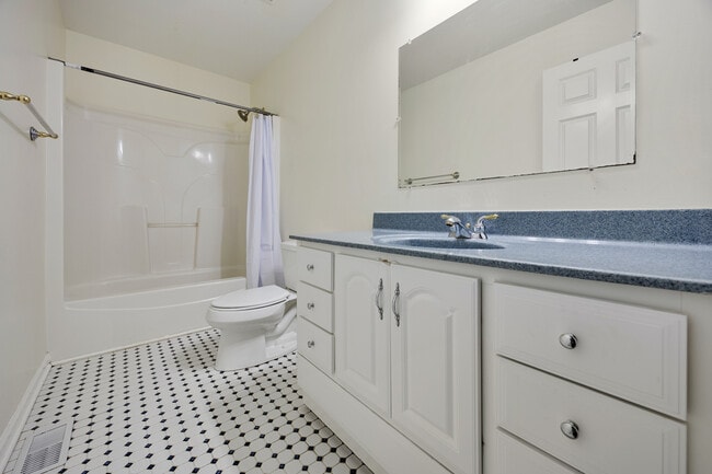 Building Photo - 540 Kennedy St