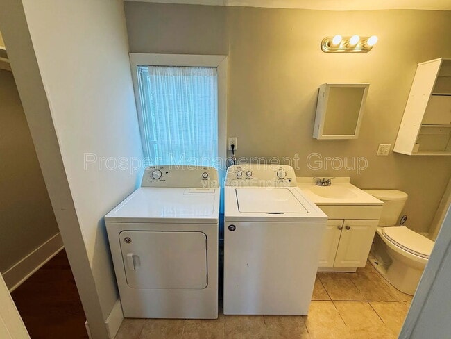 Building Photo - 35 Hanover St