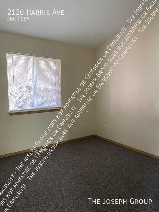 Building Photo - 2120 Harris Ave