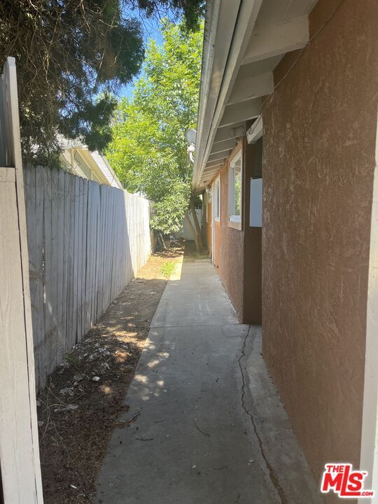 Building Photo - 8227 Lindley Ave