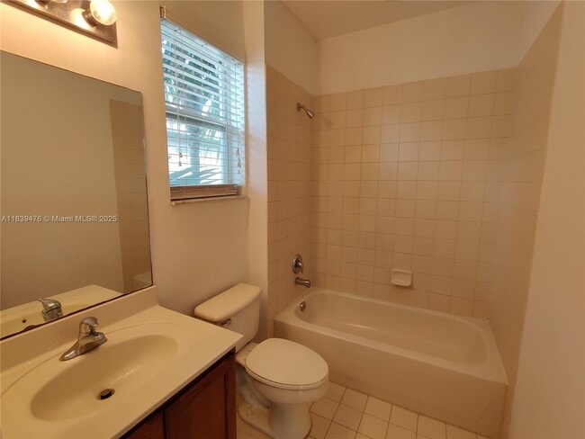 Building Photo - 3211 Laurel Ridge Cir