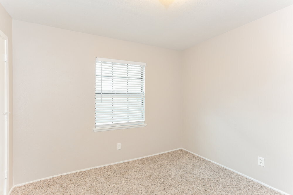 Building Photo - 4200 Cranbrook Dr