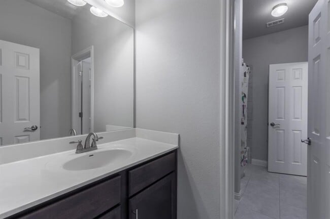 Building Photo - 14904 Cabrillo Way