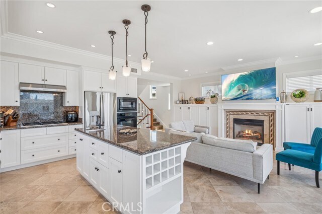 Building Photo - 6111 Seashore Dr