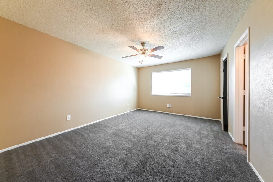 Building Photo - 1522 Sunset Ln