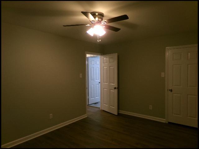 Building Photo - 1813 Sanford Dr