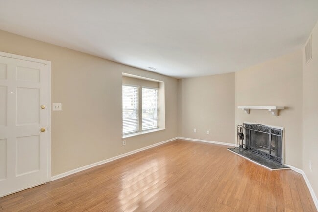 Building Photo - 2716 Gatewood Cir